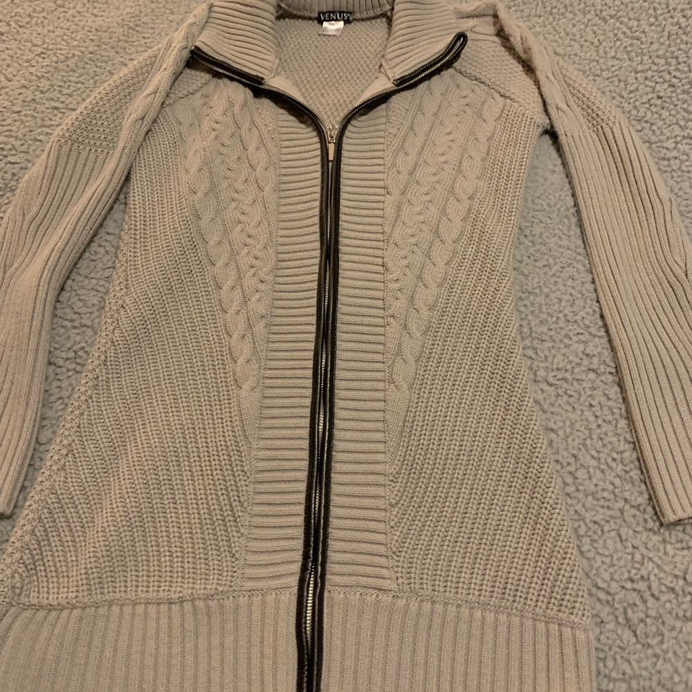 Venus sweater